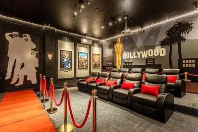 Image de International Dr. Private Theater/Heated Salt Water Pool. Ev Charger. Sauna.