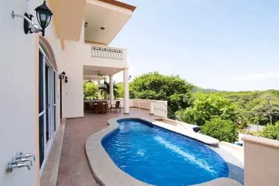 Image de Oceanview 3 Bdrm Home w/Private Pool Walk to Hermosa Beach
