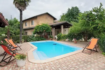 Villa 'Arneis' avec piscine partagée, terrasse privée et Wi-Fi