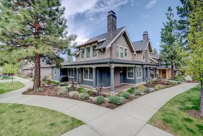 Image de Bright Private Bend Townhome next to city park