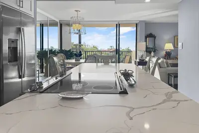 Image de Ocean View Two Bedroom Condo at Sandy Cove