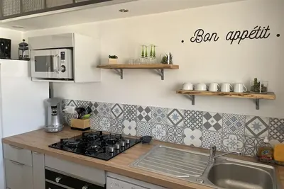 Image de Appartement Tout Équipé Avec Balcon et Deux Chambres