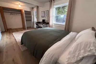 Image de Private Room in Beautiful Sea Cliff Neighborhood