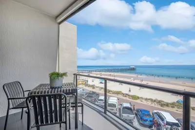 Image de Luna's Lookout: Oceanfront, Henley Beach