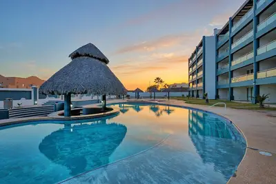 Image de Modern Condo with Ocean Views