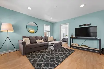 Image de 2 Bd Condo I Steps From Lake Mich
