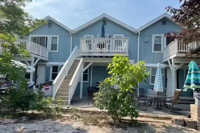 Image de Beach Condo I Steps From Lake Mich