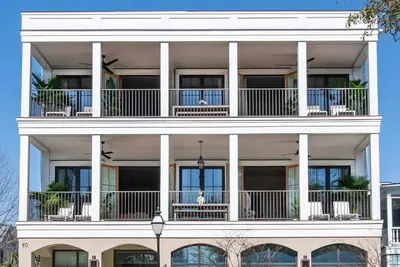 Image de Luxurious Retreat - Near King - Amazing Balconies!
