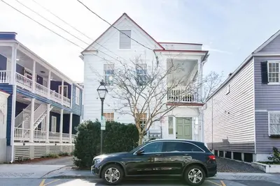 Image de Stylish Bohemian Downtown Charm
