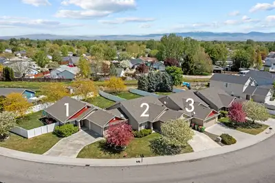 Image de 3 Adjacent Homes | Great for Families | Sleeps 24