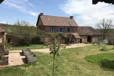 Image de An enchanting country home surrounded by 12 hectares of private land