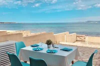 Image de Appartement 4 *climatisé vue pano les pieds dans l'eau, Parking privé, fibre