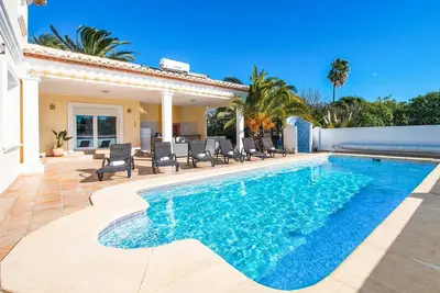 Image de Villa Malibu - Cinq Chambres Villa, Couchages 10