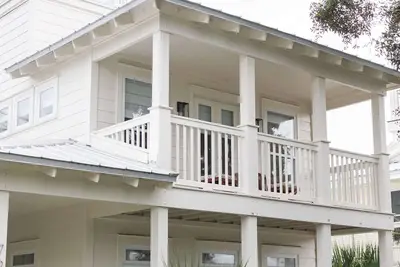 Image de Remodeled Seacrest Beach Home w/pool - beach across street