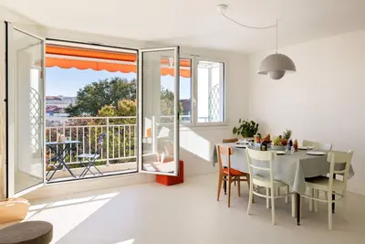 Image de Ernest - Appartement lumineux en centre-ville de Biarritz avec parking - Barnes