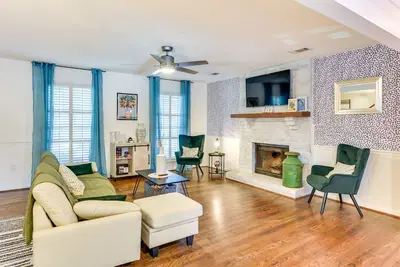 Image de Savannah Home: Close to Bike Trails & Beaches!