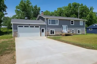 Image de Three bedroom Lakehouse, free parking\n
