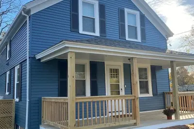 Image de Cozy updated 2-bedroom Apt. close to shopping, restaurants, 2 miles to beaches.