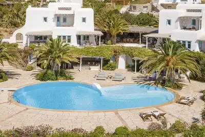 Luxury complex, breathtaking sea view, vast pool, easy access to famous beaches