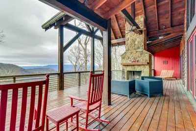 Image de Quiet Blue Ridge Cabin w/ Hot Tub, Mountain Views!