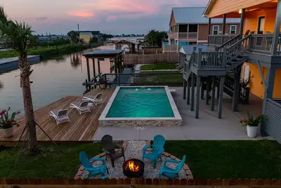 Image de Canal Home, Fishing, Private Pool | Sleeps 10