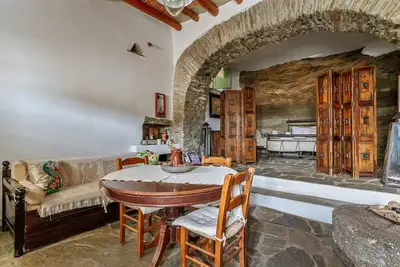 Image de Appartement 'Traditional Olive Guesthouse' avec vue sur mer et Wi-Fi