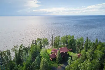 Image de Gorgeous Home on Lake Superior Shore 3 hours from Twin Cities