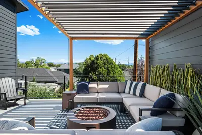 Image de The Stoke House - New Modern Construction in MidTown