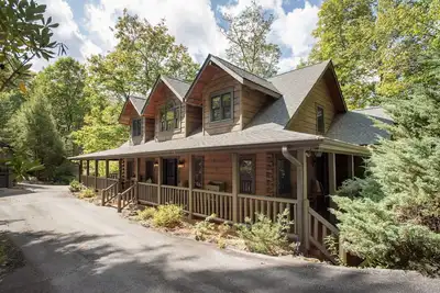 Image de Chic Lodge 0. 6m to Ski\/Tube Resort+Winter Mtn Views