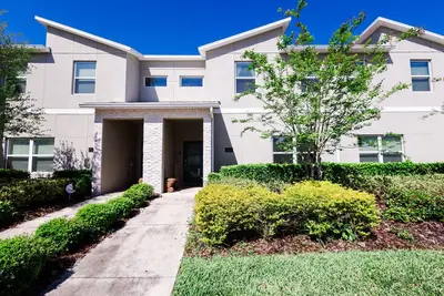 Image de Tranquil Bliss Retreat at Champions Gate: A Luxurious 4-Bed Haven with Private Pool
