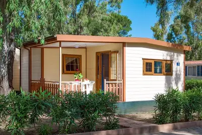 Image de Appartement dans une maison de vacances avec piscine, climatisation, Wifi, Tv, terrasse, parking