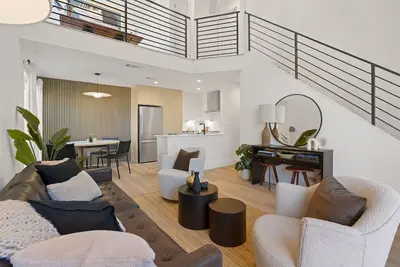 Image de Short Drive to Downtown Area | Wagon Wheel by AvantStay