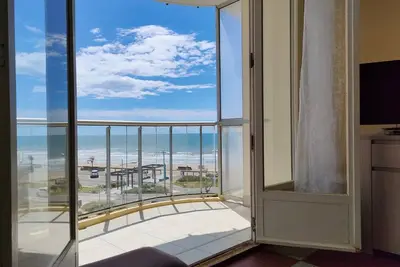 Image de Appartement 1 chambre proche plage et commerces, garage privé, animaux admis