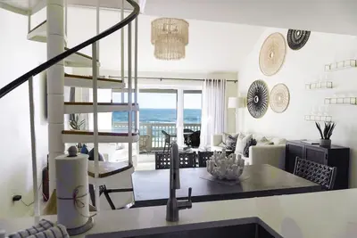 Image de Mistral Breeze 19 ~ Bohemian Beachfront Elegance