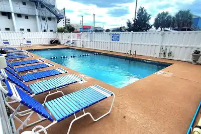 Image de Pier Magic – Steps to Beach & Garden City Pier | Pool & Hot Tub