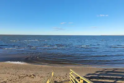 Image de Waterfront Cottage with a sand beach!