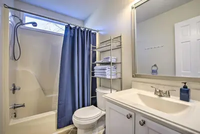 Image de Entire 3 bedroom with Large back yard and Deck