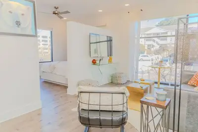 Image de The Hive Adj Suites 101 & 102 by BlueStar