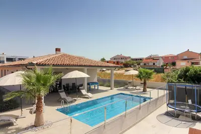Image de Maison de vacances Pula pour 1 - 8 personnes avec 3 chambres Ă coucher - Maison de vacances