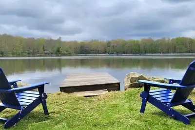 Image de Lakefront Cabin with 2 Kayaks, Fireplace, Firepit, All season water views, Beach