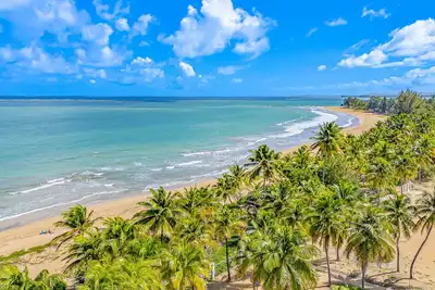 Image de Beach Living at Its Finest – Your Puerto Rican Getaway Awaits