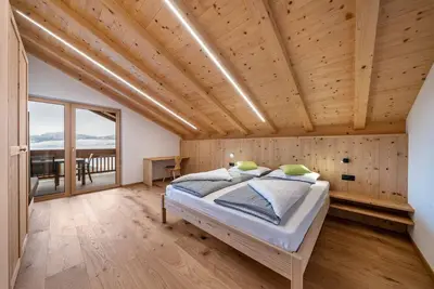 Image de Appartement 'Parliflhof Apt Laugenblick' avec vue sur la montagne, jardin partagé et Wi-Fi