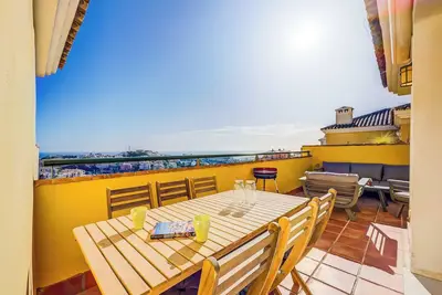 Image de Appartement '101-aprtment Riviera Del Sol, Mijas' avec vue sur mer, Wi-Fi et climatisation