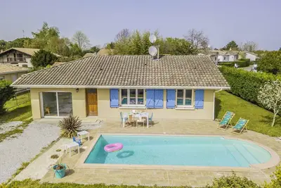 Image de Maison avec piscine 4 chambres, 8 couchages Biscarrosse Bourg proche centre ville.