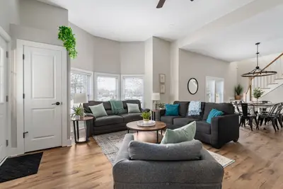 Image de Cozy Downtown Home Only1 Mile From Center Of City - Completely Renovated!
