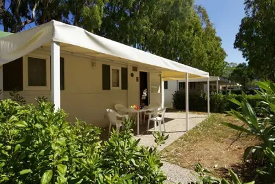 Image de Appartement dans une maison de vacances avec bain Ă remous, Wifi, climatisation, Tv, terrasse