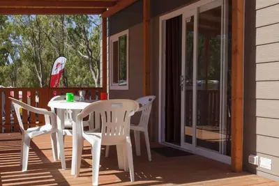 Image de Appartement dans une maison de vacances avec climatisation, bain Ă remous, Wifi, terrasse, parking