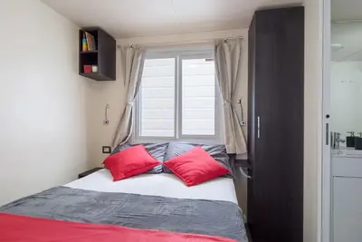 Image de Appartement dans une maison de vacances avec climatisation, bain Ă remous, Wifi, Tv, terrasse