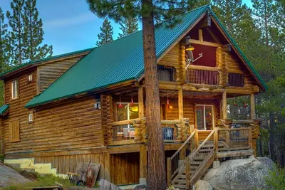 Image de Beautiful Bear Valley Real Log Cabin - 2 Big Balconies - Outdoor / Indoor Dining