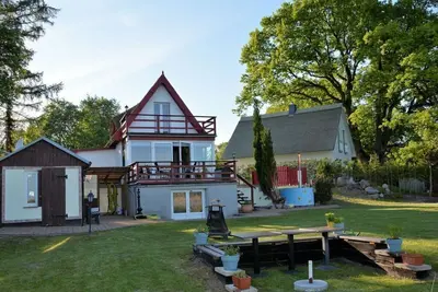Image de Chalet au Bord du Lac avec Sauna et Spa